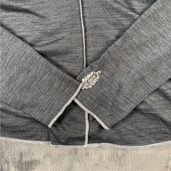 Free People FP Movement Right On Run Long Sleeve Shirt Black & Blue XSmall XS - Picture 10 of 15